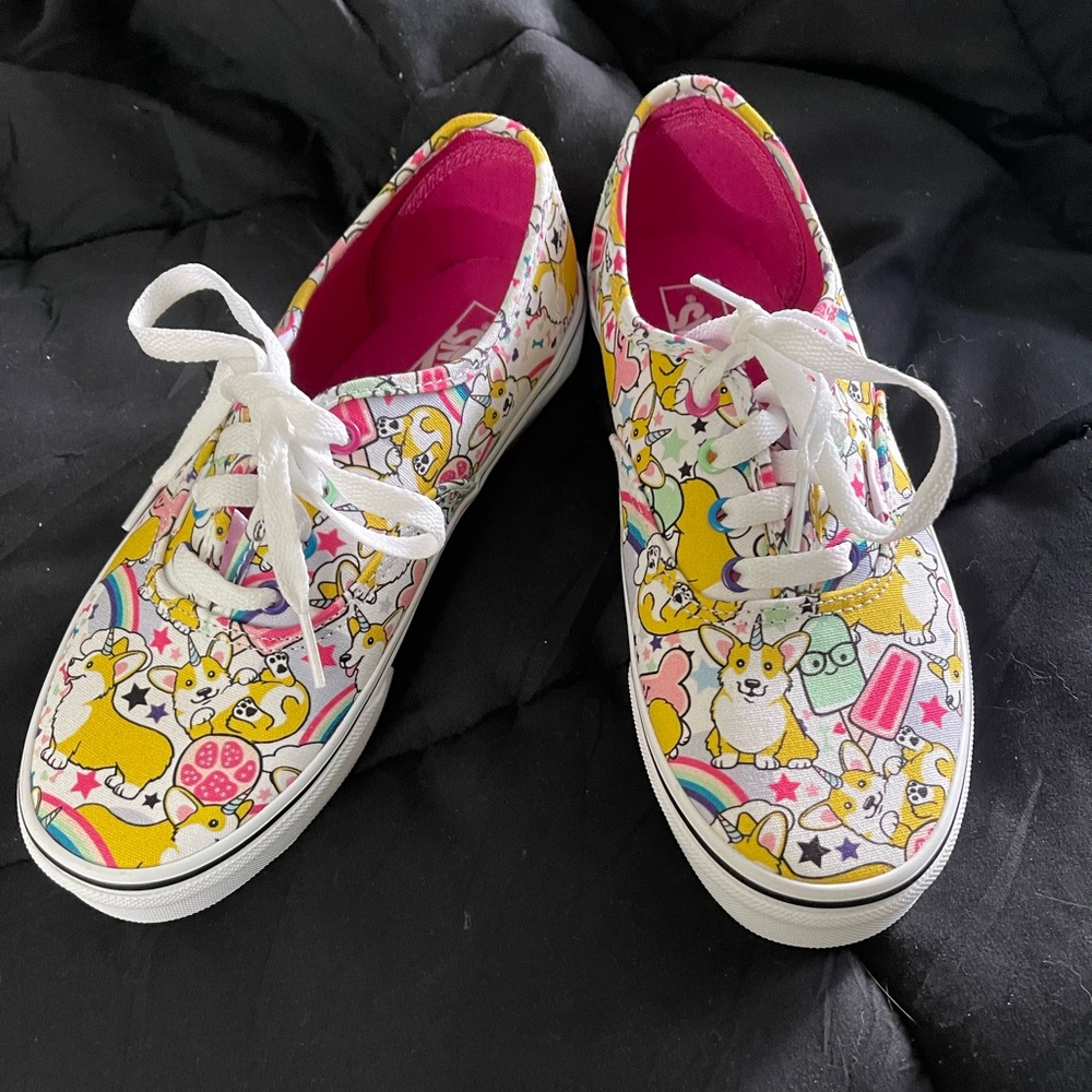 Girls size 6 uni-corgi vans